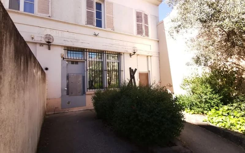 Immeuble 3 pièces 251 m² - Photo 1
