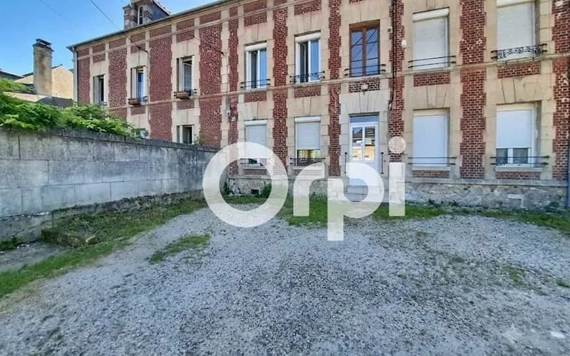 Immeuble 12 pièces 240 m² - Photo 1