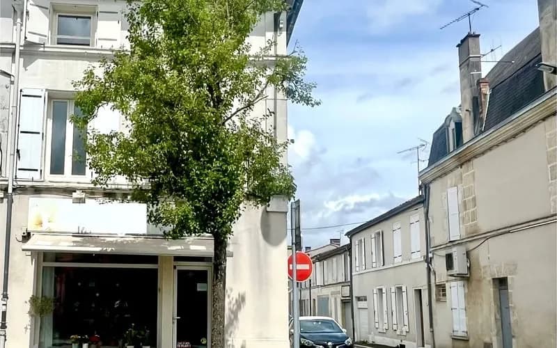 Immeuble de rapport 2 pièces 108 m² - Photo 1