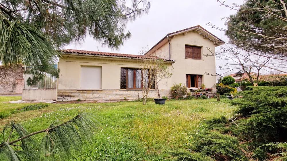 ENSEMBLE IMMOBILIER A AMBARES-ET-LAGRAVE - FORT POTENTIEL - Photo 1