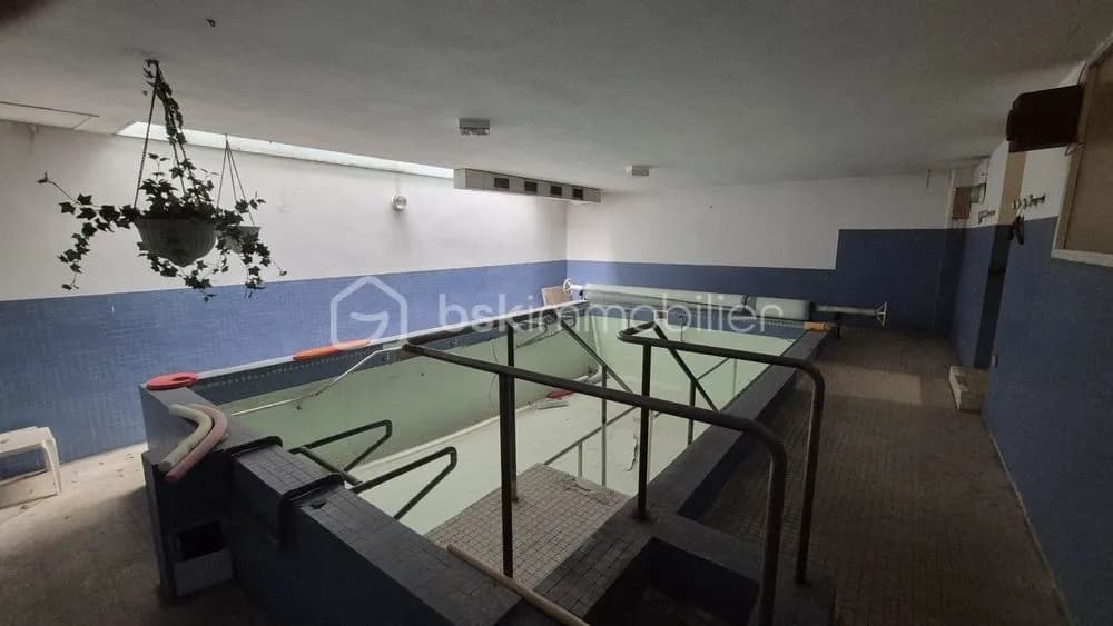 A VENDRE ENSEMBLE IMMOBILIER COMPOSE D UN LOCAL COMMERCIAL ET D UN APPARTEMENT DE 378M A PERPIGNAN - TRAVAUX A PREVOIR - PARKING - Photo 1