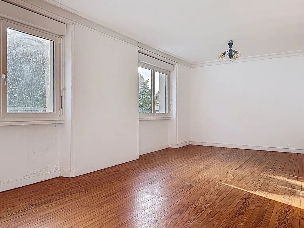 Immeuble à vendre à Briec - local commercial loué et appartement T4 loué avec cave - Photo 1