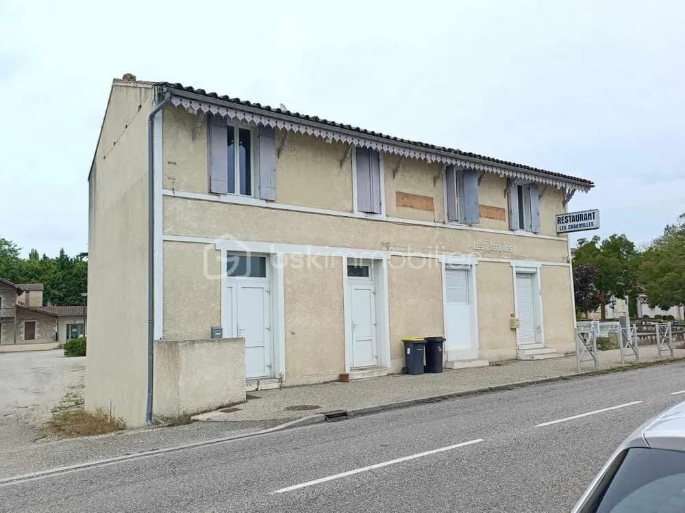 Bel Immeuble comprenant 2 Appartements et Caves - Photo 1