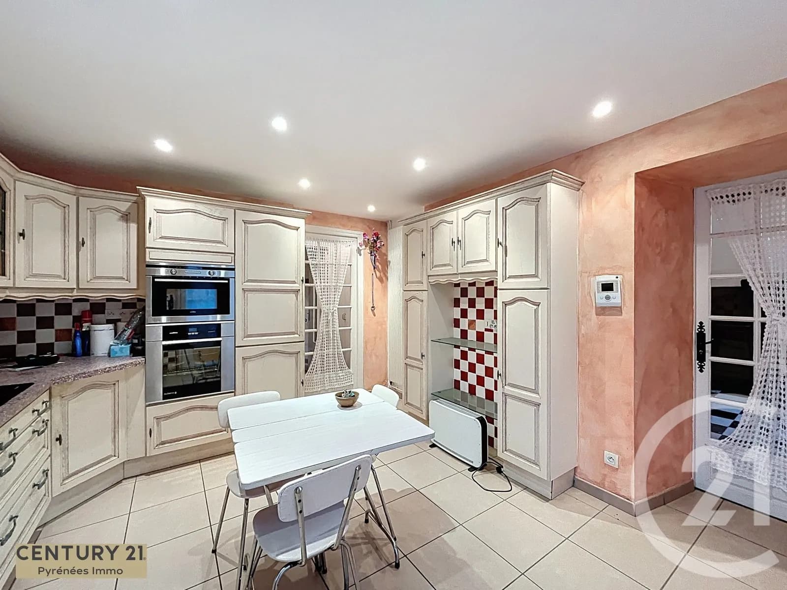 Immeuble 205 m² - Photo 1