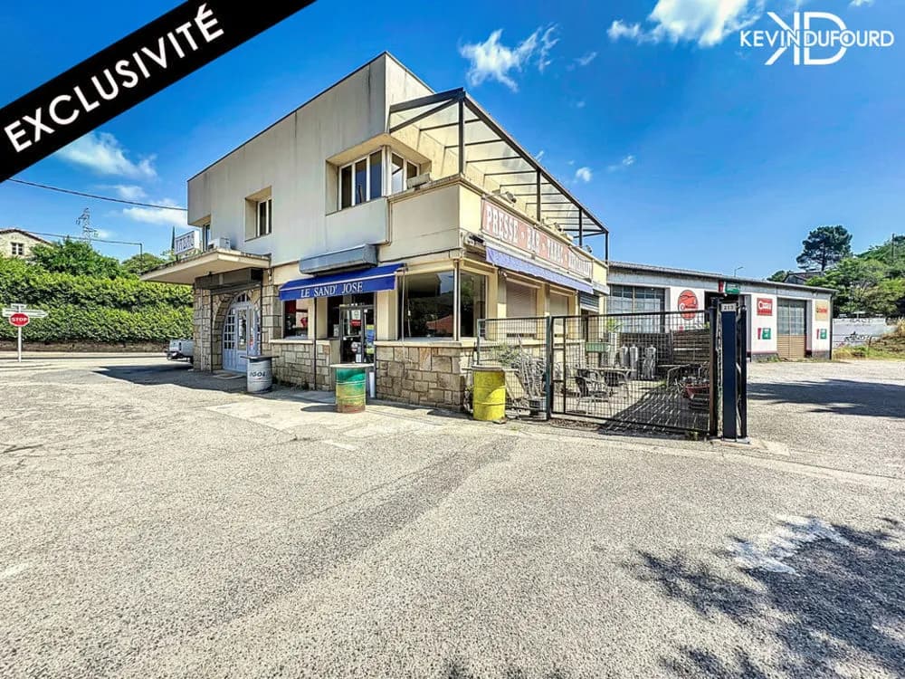 Immeuble de 390m² à LABEGUDE - Photo 1