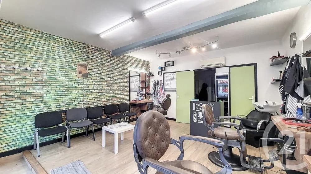 Immeuble 77 m² - Photo 1