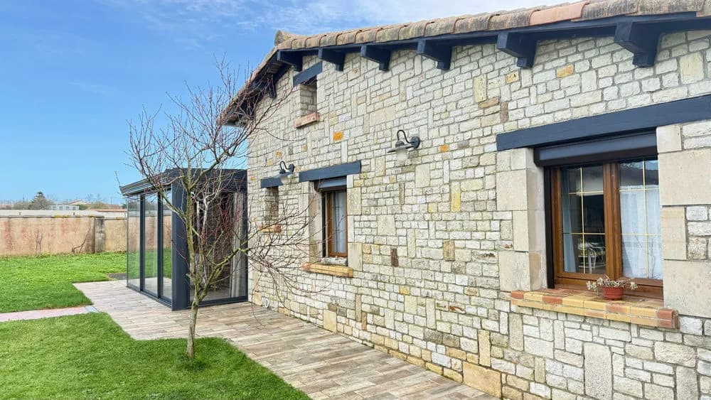 ENSEMBLE IMMOBILIER A COULON - Photo 1