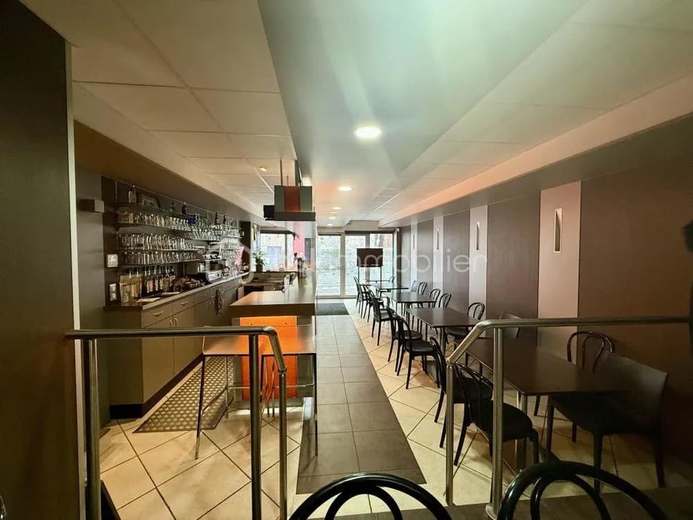 Immeuble mixte Café/Restaurant + Appartement Murs et Fonds Wormhout Centre - Photo 1