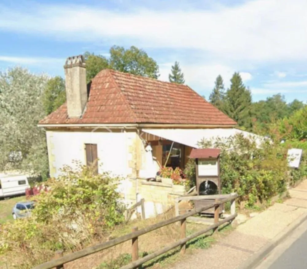 Bel Immeuble comprenant 3 Appartements ou Grande Maison Familiale / Gites situé aux Eyzies de Tursac Sireuil 24620 - Photo 1