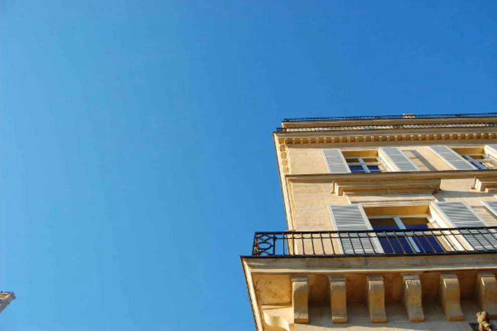 A VENDRE IMMEUBLE A USAGE COMMERCIAL ET D'HABITATION POITIERS - Photo 1