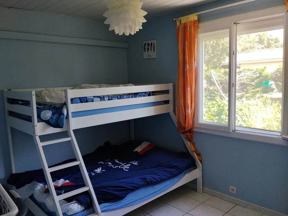 Ensemble immobilier de 2 habitations de 100m2 chacune sur 913 m2 de terrain plat - Photo 1