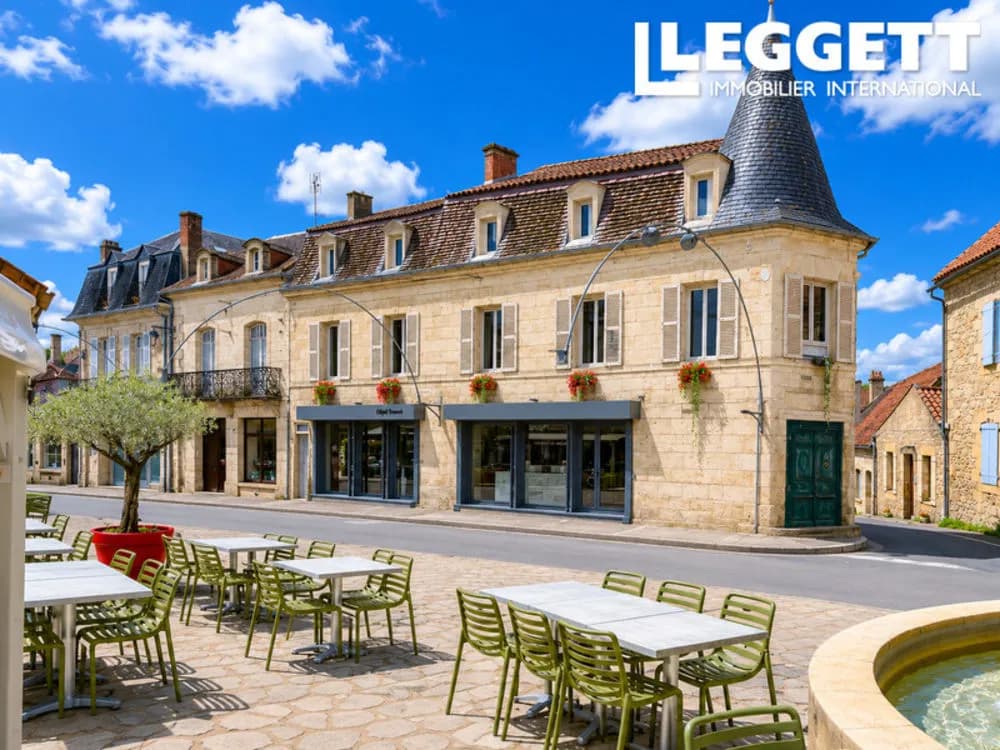 Saint-Cyprien, Dordogne ? Immeuble de rapport rénové d?exception : 3 appartements et un commerce - Photo 1