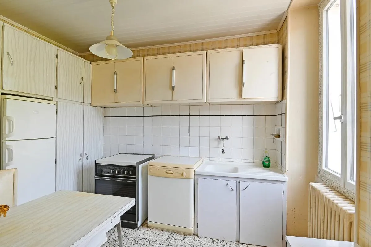 Immeuble de 9 pièces de 250 m² à Bessèges - Photo 1