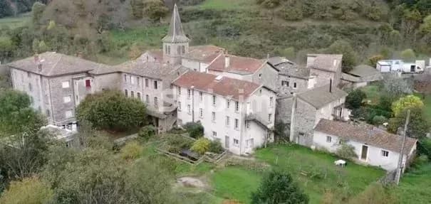 Superbe ENSEMBLE immobilier proche de Lamastre Ardèche - Photo 1