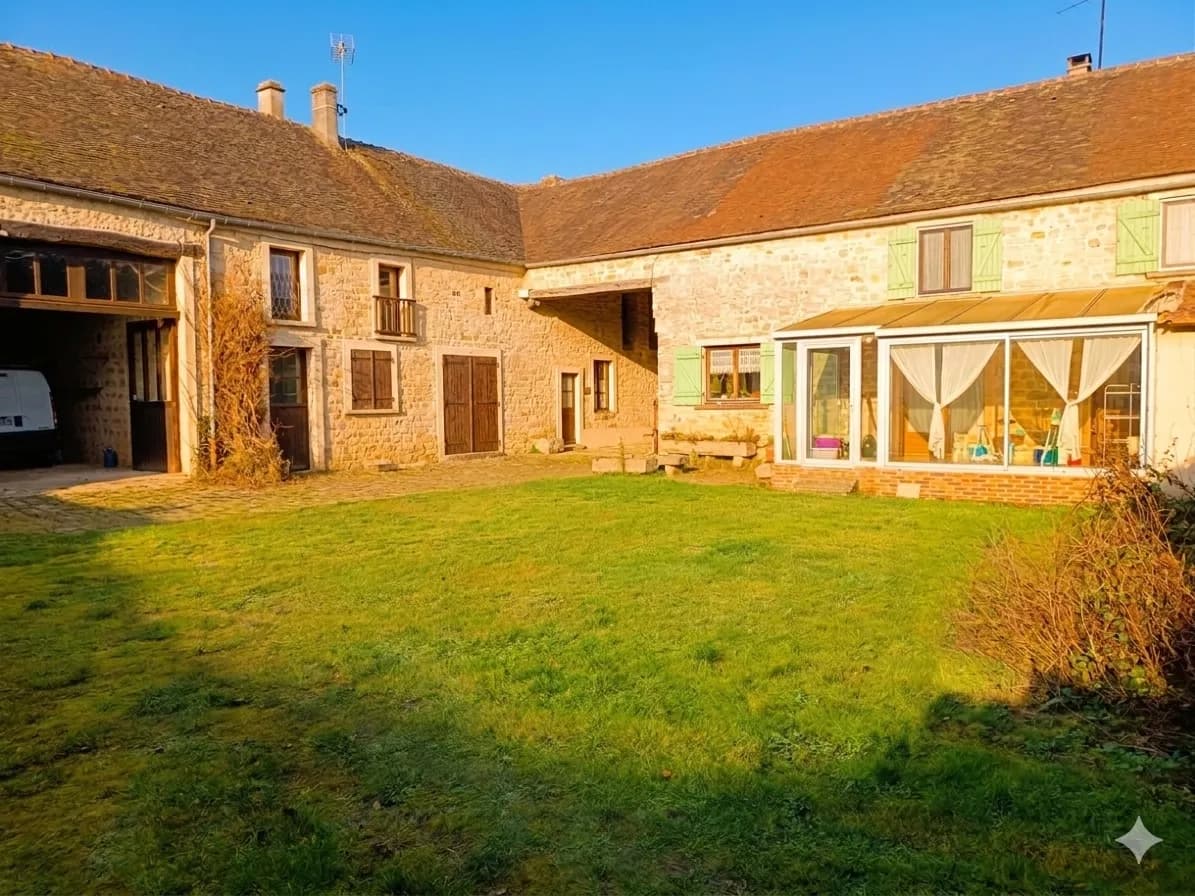 Ensemble immobilier 2 maisons + dépendances cour, jardin et puits fort potentiel - Photo 1