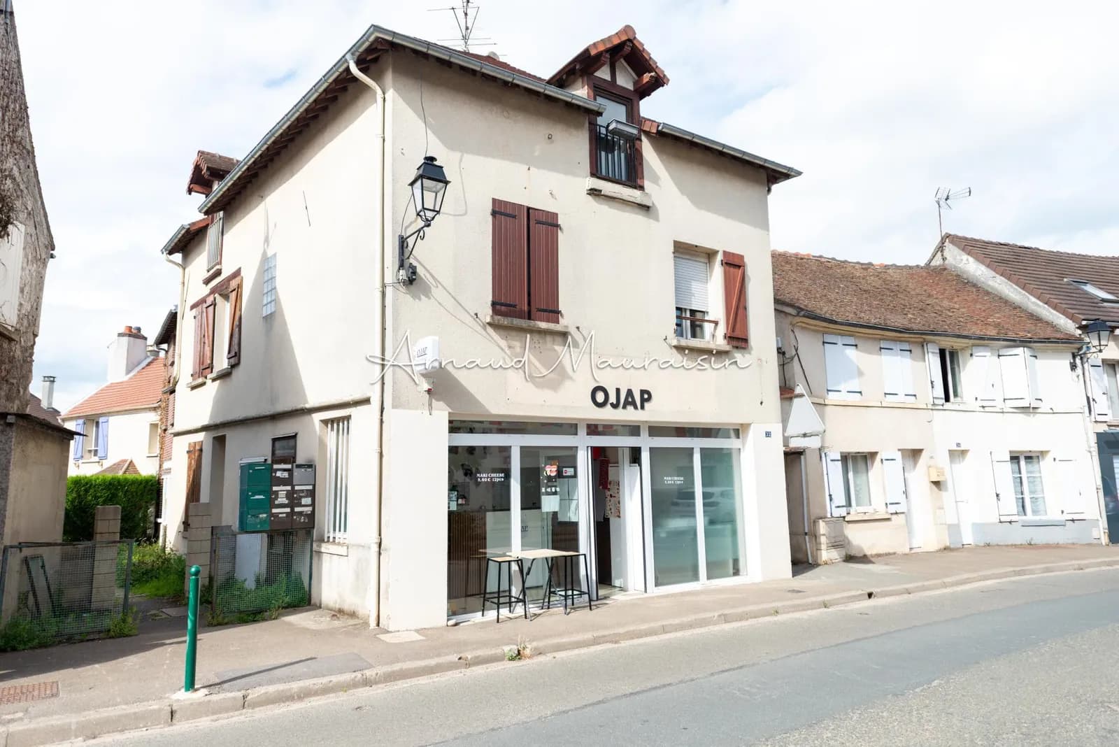 Immeuble locatif dans le centre village - Photo 1