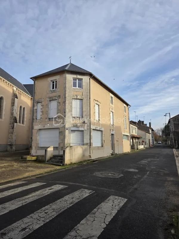 Opportunité exceptionnelle au coeur de Saint-Secondin Immeuble mixte commerce & habitation - Photo 1