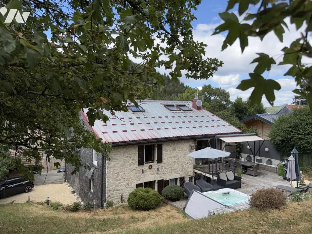 Ensemble immobilier - Photo 1