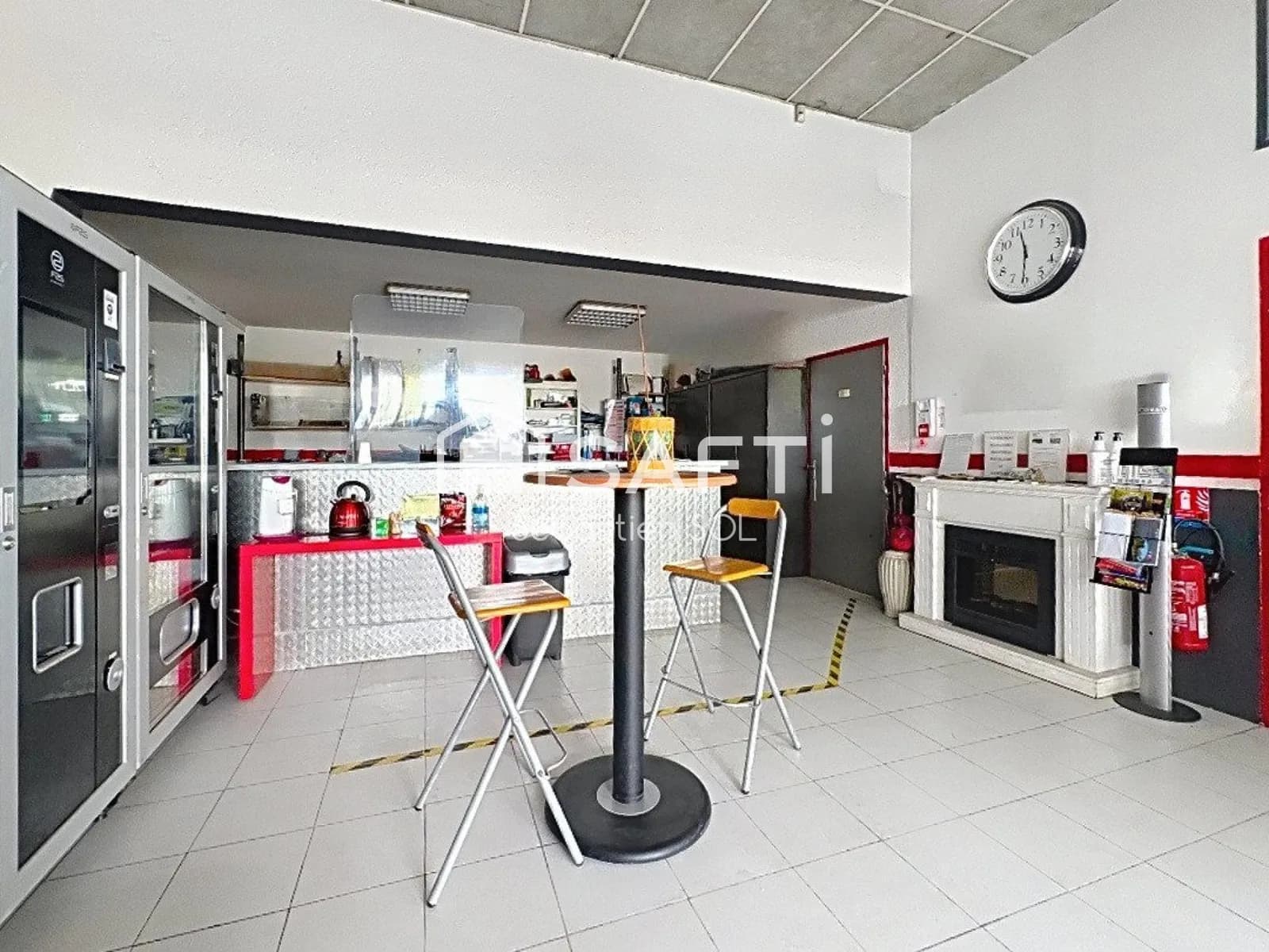 Ensemble immobilier d'activité avec visibilité premium sur un axe majeur - Photo 1