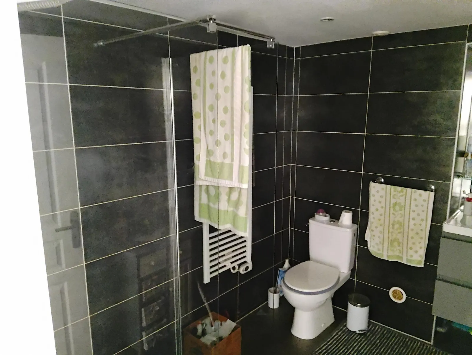 Cet immeuble composé d'un seul logement représente une excellente opportunité d'investissement ou d'acquisition pour une résiden - Photo 1