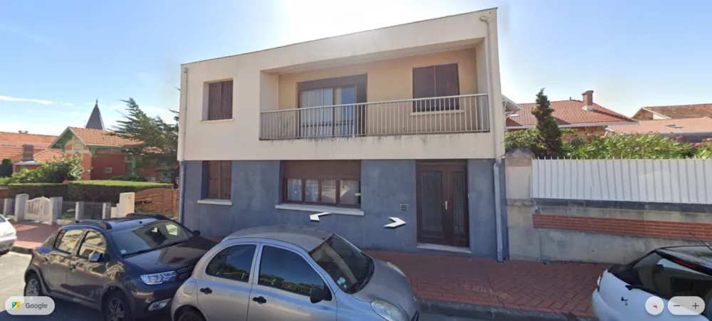 Immeuble de 3 appt garages caves centre ville Soulac s/Mer - Photo 1