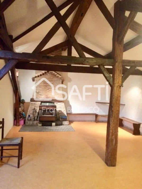 ENSEMBLE IMMOBILIER SITUE EN BOURG CENTRE - Photo 1