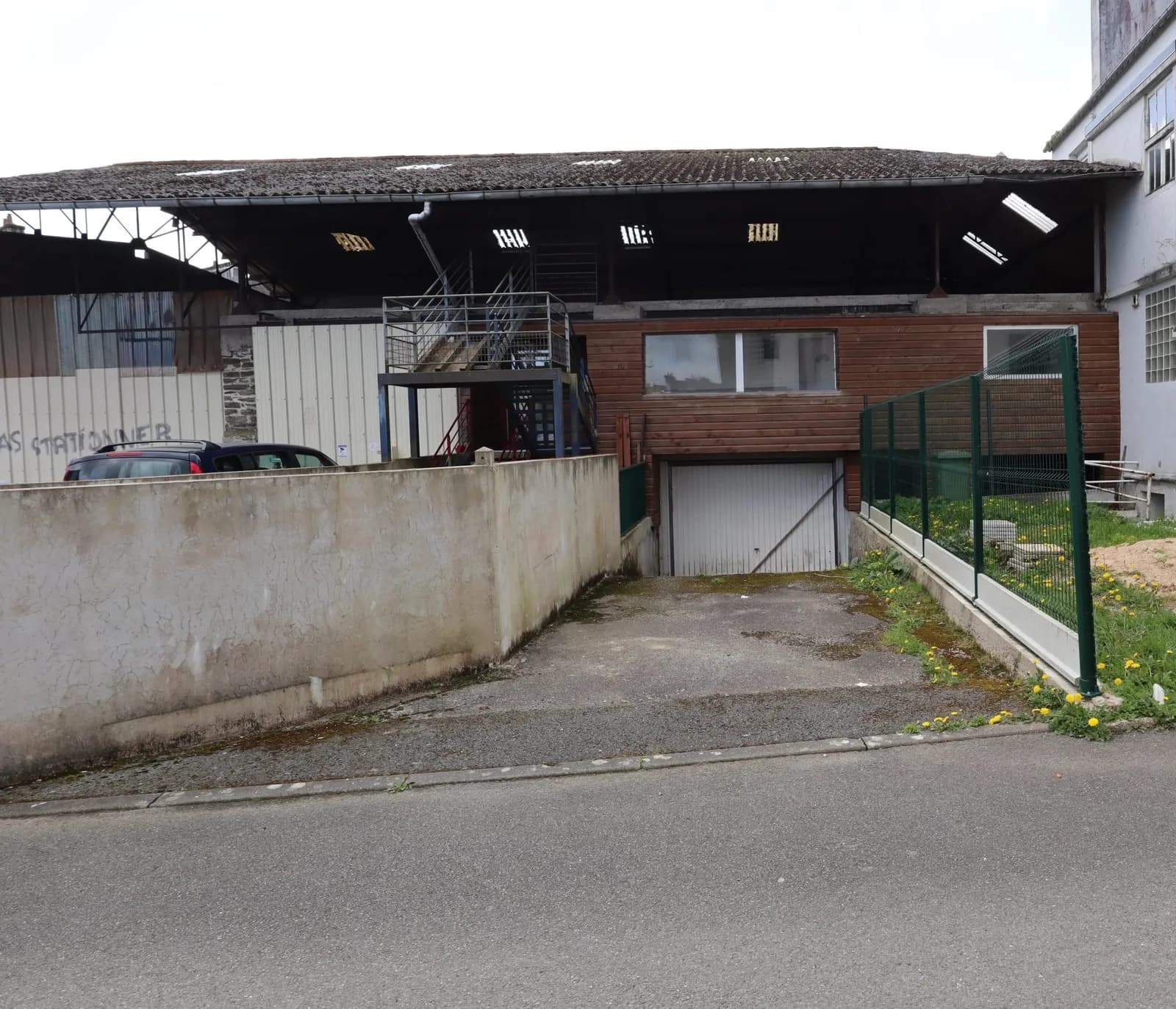 CARHAIX, proche gare - Photo 1