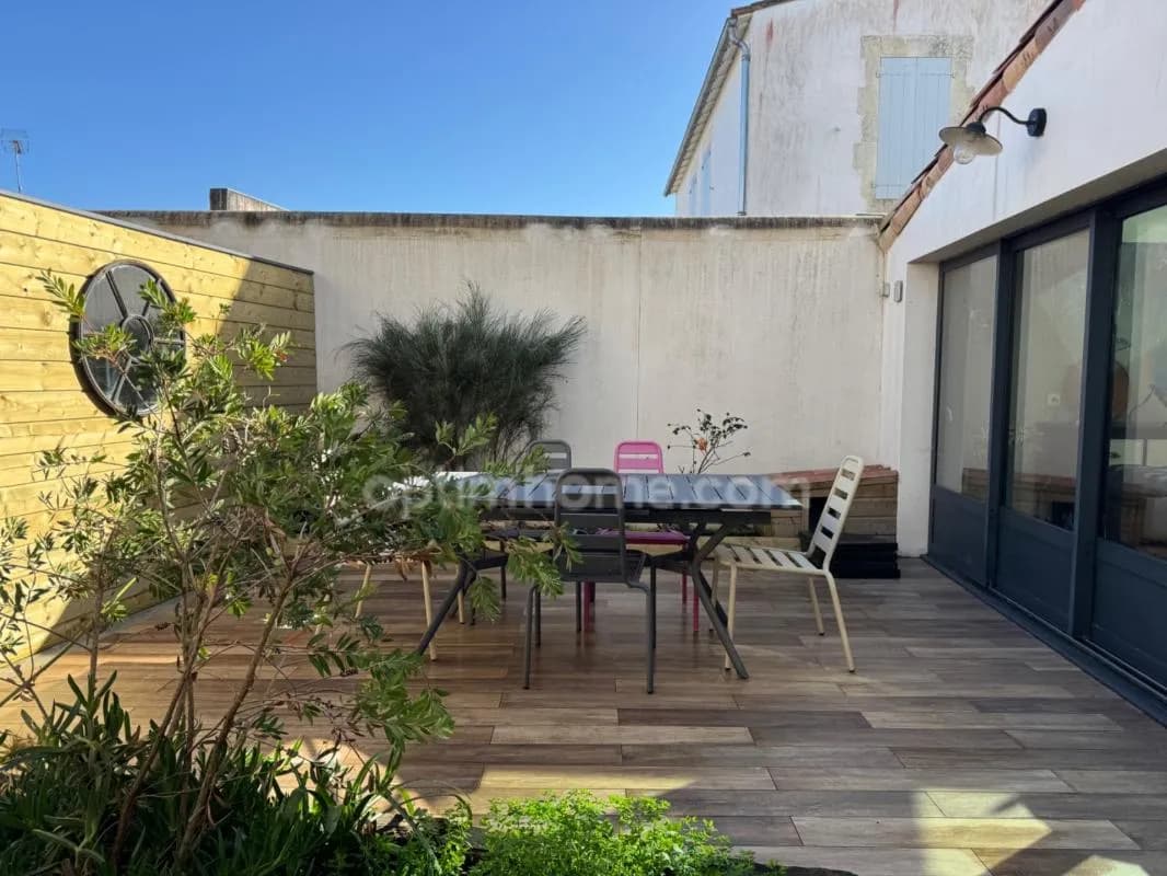 LA FLOTTE-EN-RÉ BEL ENSEMBLE IMMOBILIER AVEC DEUX MAISONS - Photo 1