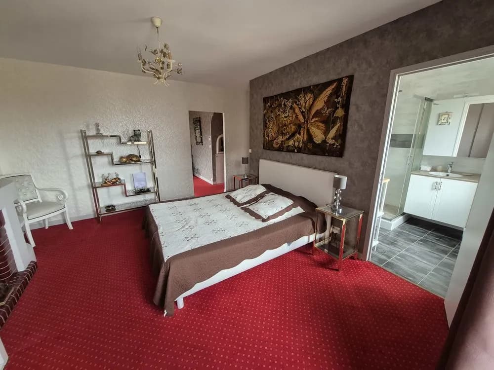 Ensemble immobilier avec 2 maisons piscine et garages - Photo 1