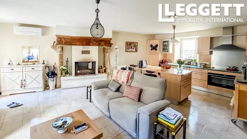Ensemble immobilier de 2 maisons, 2 granges et 1 piscine - Photo 1