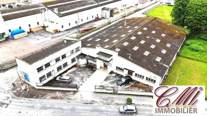 Immeuble industriel 1900 m² - Photo 1