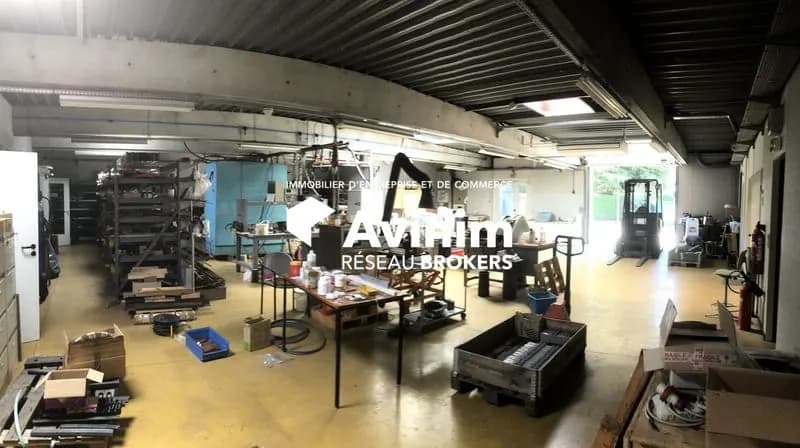 Immeuble industriel 870 m² - Photo 1
