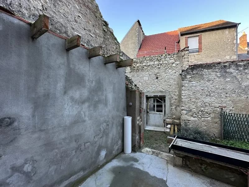 Immeuble de 180m2 à rénover. Toiture et plancher neufs. - Photo 1