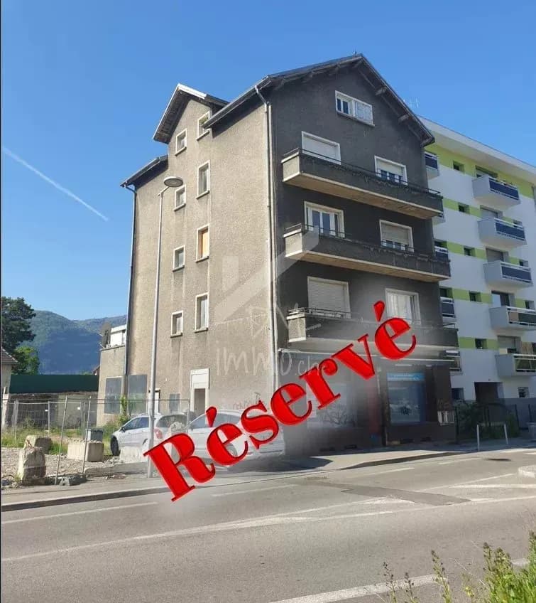 Immeuble à rénover - 6 appartements 3 commerces - Photo 1