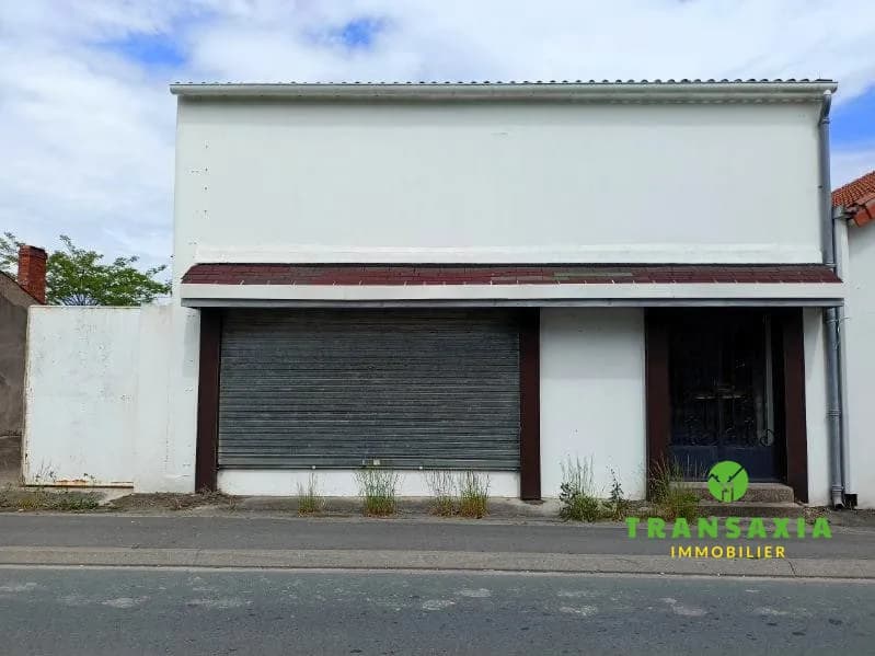 Immeuble industriel 700 m² - Photo 1