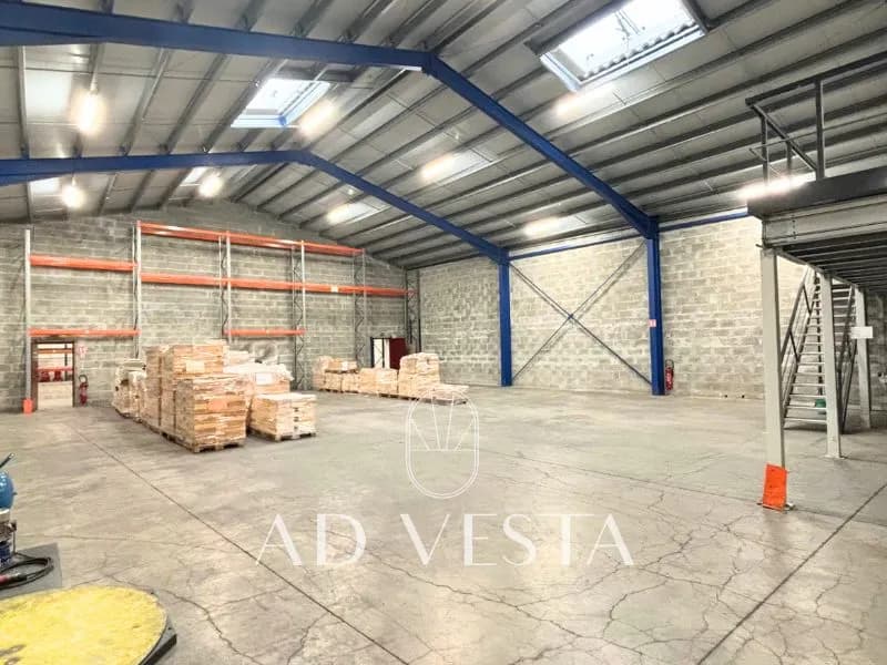 Immeuble industriel 4 pièces 2500 m² - Photo 1