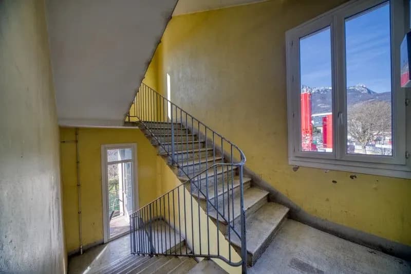 Immeuble de rapport avec terrain divisible - Photo 1