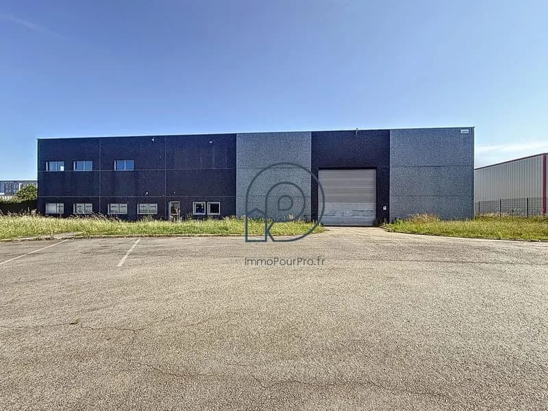 Immeuble industriel 3165 m² - Photo 1
