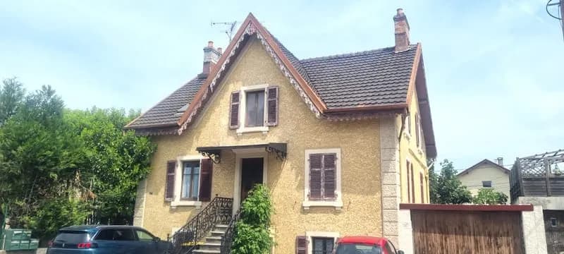 BEL IMMEUBLE/MAISON DE 5 APPARTEMENTS (dont 1 Duplex) - BON RAPPORT - Photo 1