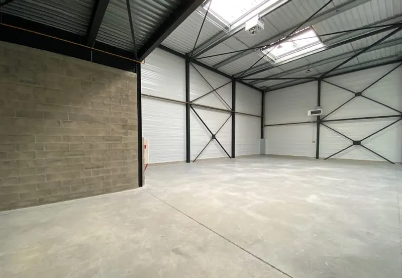 Immeuble industriel 360 m² - Photo 1
