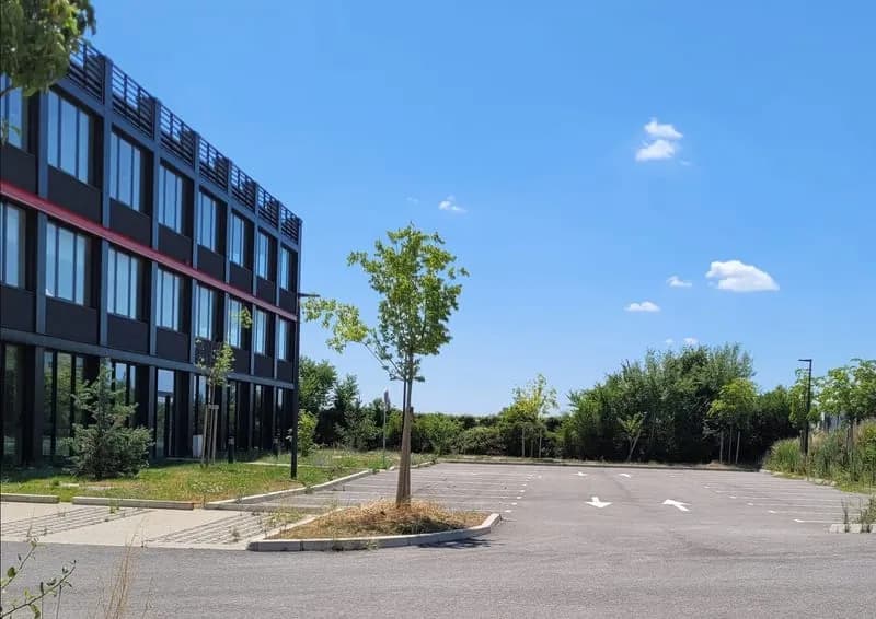 Immeuble de rapport 3600 m² - Photo 1