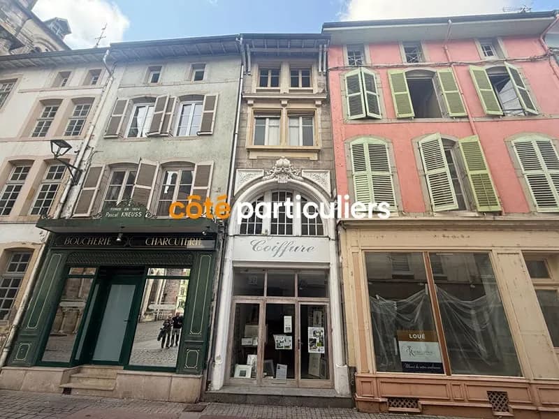 EPINAL - Immeuble atypique de 120 m2 en plein coeur de la place des Vosges - Photo 1