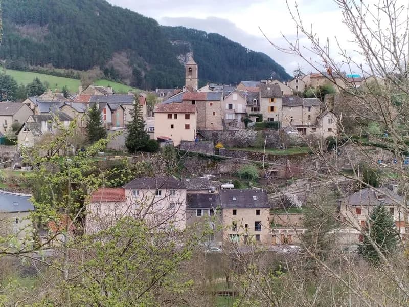 Ensemble immobilier sur terrain constructible - Photo 1