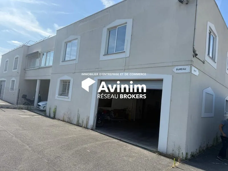 Immeuble industriel 1130 m² - Photo 1