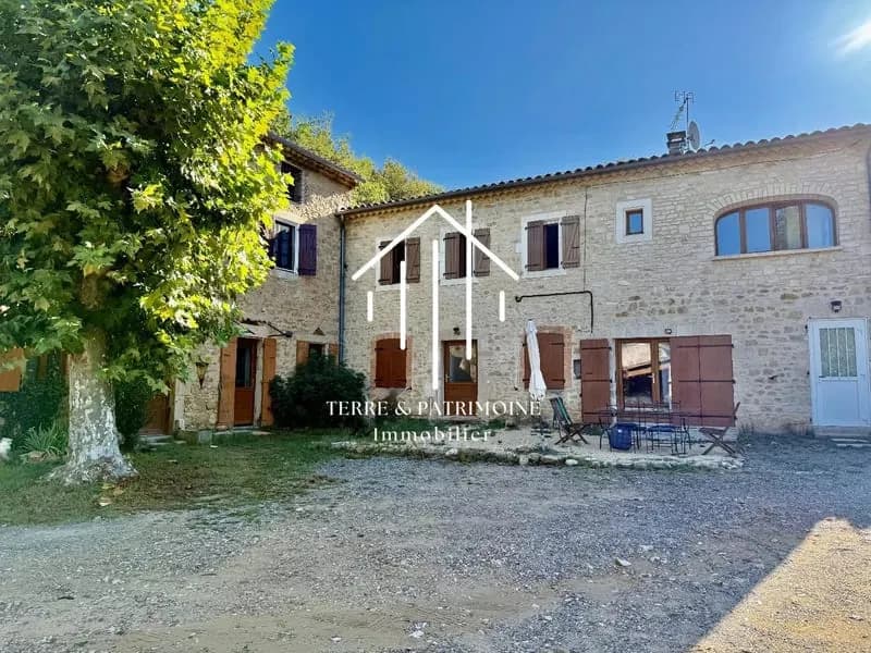 Ensemble immobilier proche Vallon-Pont-d'Arc - Photo 1