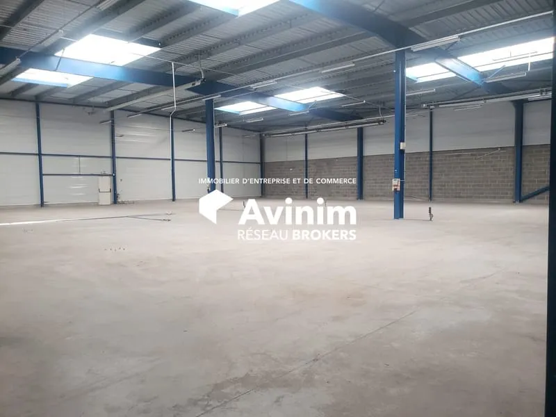Immeuble industriel 1500 m² - Photo 1