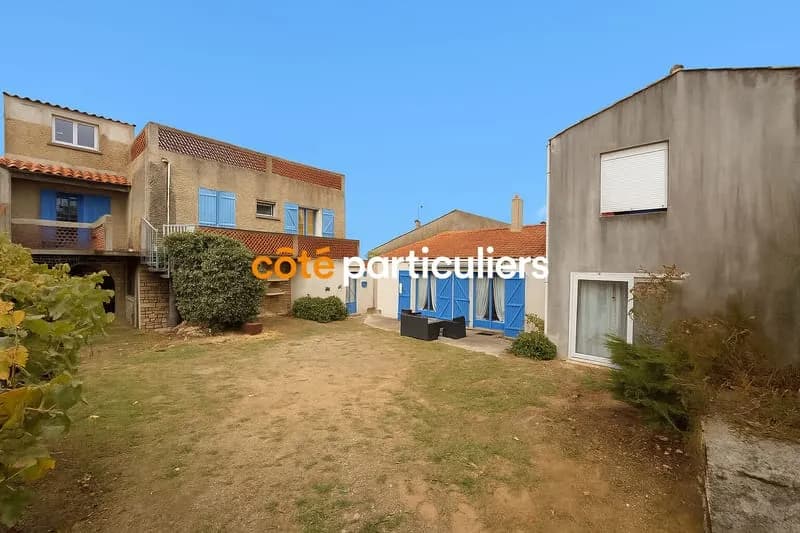 Ensemble immobilier exceptionnel en plein centre de La Faute-sur-Mer - Photo 1
