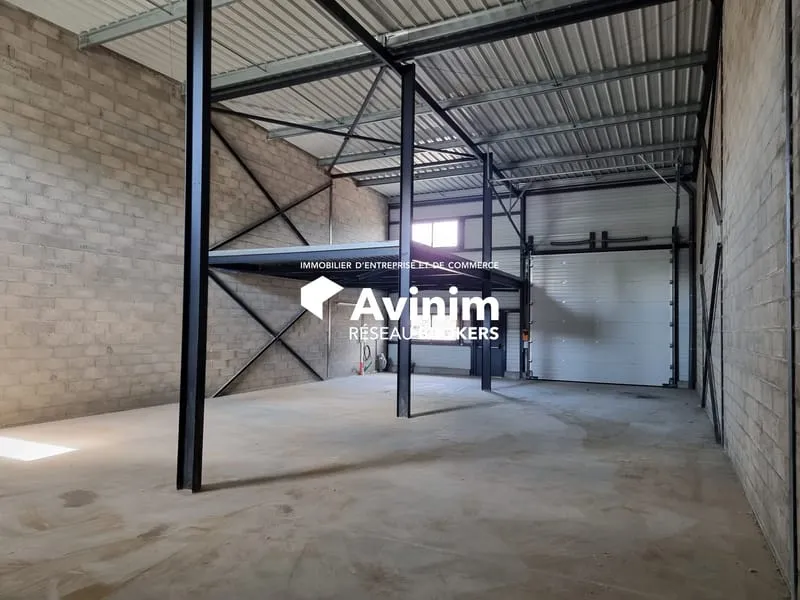 Immeuble industriel 231 m² - Photo 1