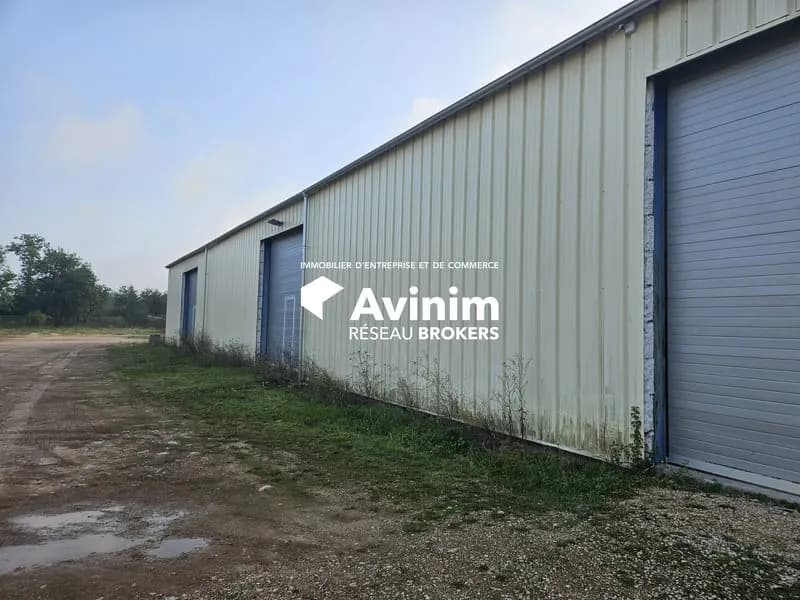 Immeuble industriel 1000 m² - Photo 1