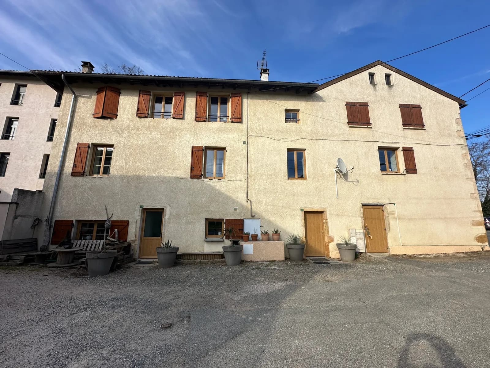 IMMEUBLE A VENDRE - 4 APPARTEMENTS loués + CAVES + LOCAL VELO - Photo 1